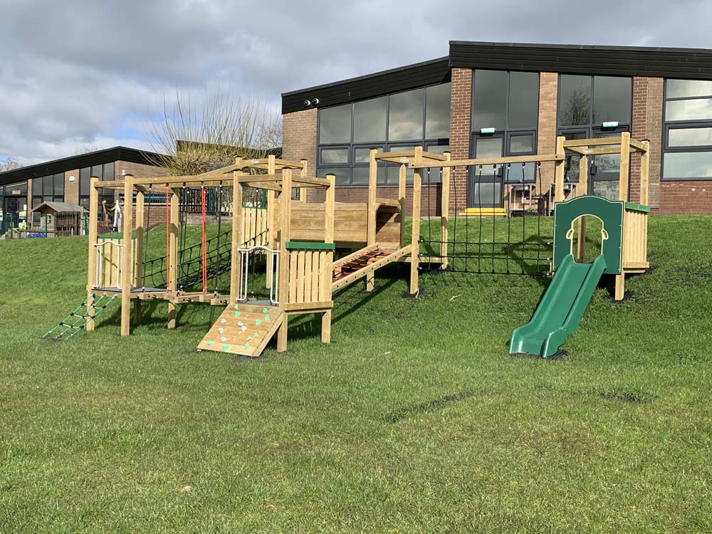 Adventure clearance play equipment